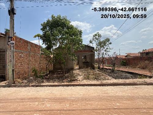 Terreno, 200m2 de área do terreno. IPTU- 911735 Ma...