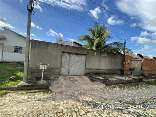 Casa             -   - 52,00m2