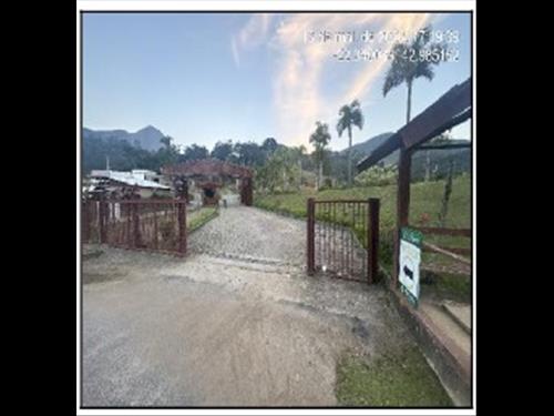 Terreno          -   - 738,75m2