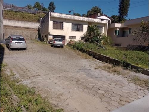 TERRENO 324,00m², CASA 2 PAVIMENTOS ÁREA169,29m²