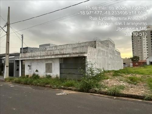 LOTE 134        Casa  com 100M² de Área Privativa em UBERL...