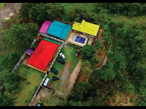 3,190% dos Direitos Possessórios de Imóvel com 2.435m² e Casa de 158m² - Estrada da Pedra Grande, A...