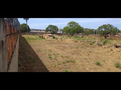 LOTE 001        TERRENO