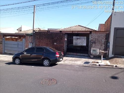 Casa, 84,57 m2 de área total, 45,47 m2 de área pri...