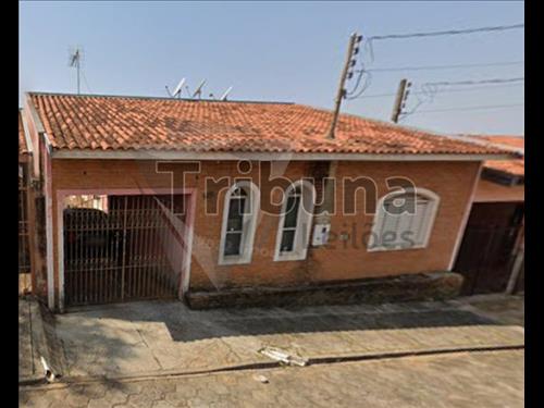 LOTE 001        Parte ideal de 25% da nua propriedade do i...