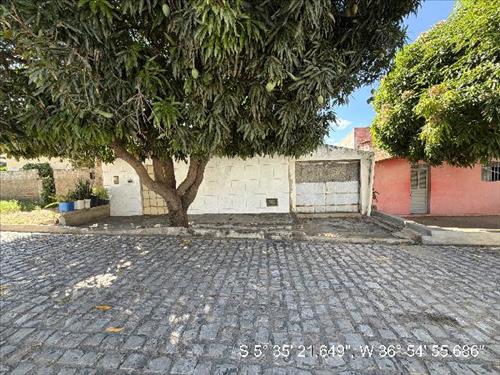 Casa             -   - 62,00m2