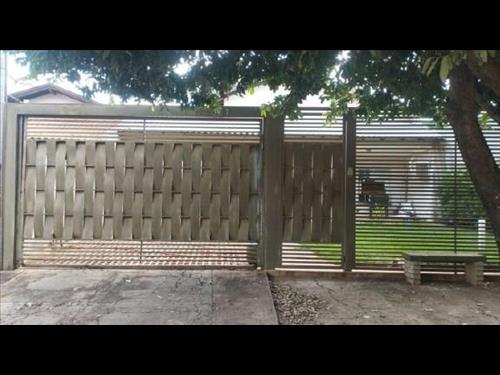 Coxim-MS. Centro. Rua Herculano Pena, 431 (parte remanescente do lt. 175 da qd. ...