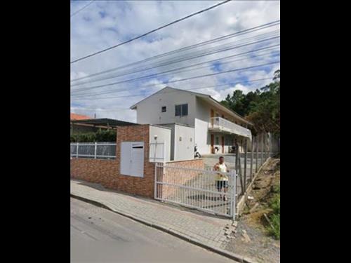 O APARTAMENTO N°201 localizado no 2° pavimento ou