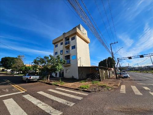 Apartamento      -   - 81,99m2