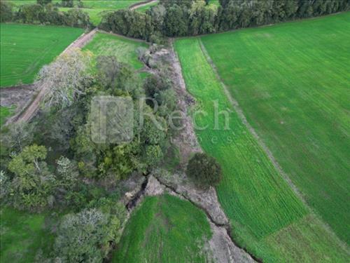 LOTE 001        Uma área rural de 49.964,00m²