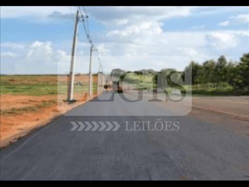 Terreno com A.T 242,00m²