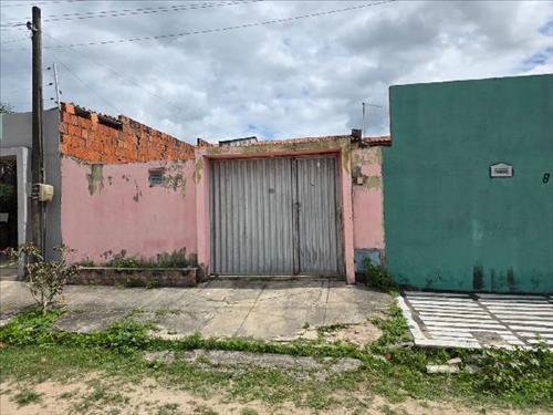 Casa             -   - 61,00m2