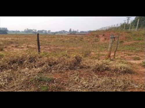 TERRENO URBANO COM ÁREA DE 917,00m2. EM PÉROLA-PR
