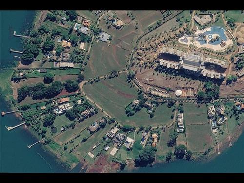 Terreno com 2.529,22 m², com casa não averbada, no condomínio Ilha do Sol - Sertaneja - PR