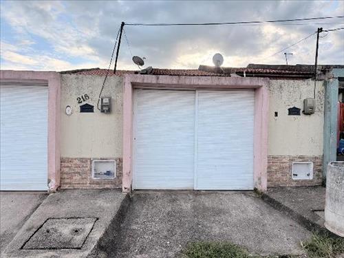 Casa - Área priv.- 70 m²Com 2 qt
