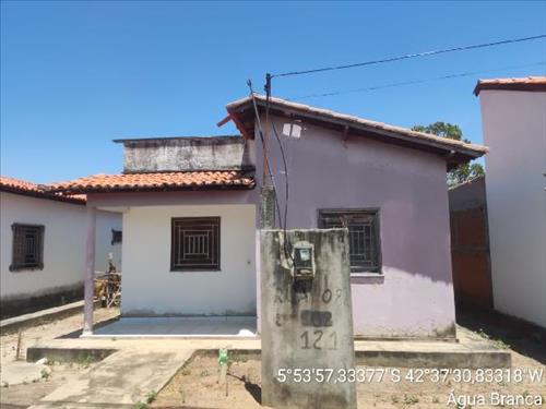 Casa             -   - 63,00m2