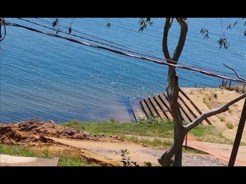 LOTE 022        TERRENO COM 6.700,50M² COM BENFEITORIAS E...