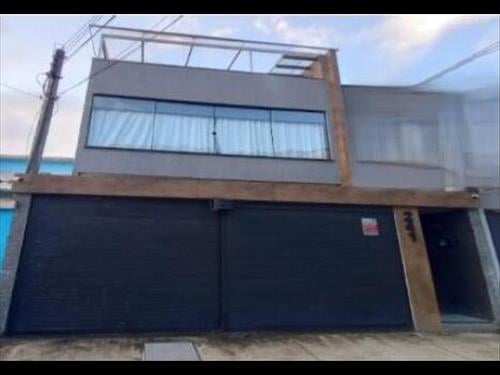 Niterói-RJ. Bairro São Francisco. Rua Tamoios, 241 (Lt. 12B da qd. 23). Casa. Ár...