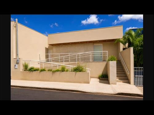 UBERABA/MG - Imóvel misto (comercial/residencial), localizado na Rua Episcopal, ...