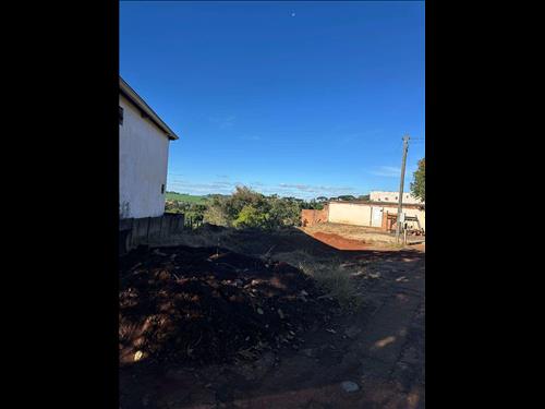 Terreno sem benfeitorias com área de 491,44 m² localizado em Manoel Ribas/PR