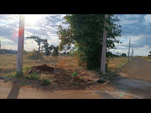 LOTE 002-3        TERRENO URBANO (LOTE 14, QUADRA 02) DO B...