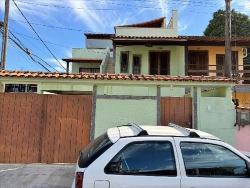 Casa - Área priv.- 87 m²Com 2 qt
