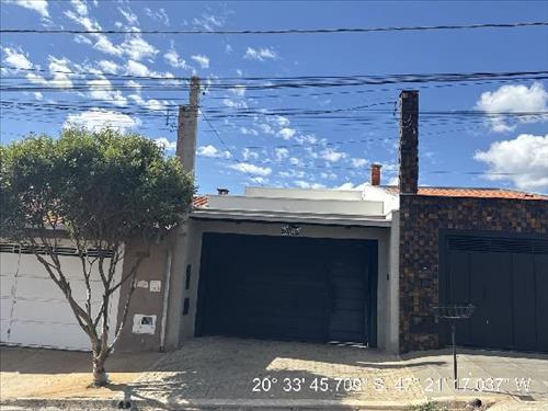 Casa - Área priv.- 97,6 m²Com 1 qt