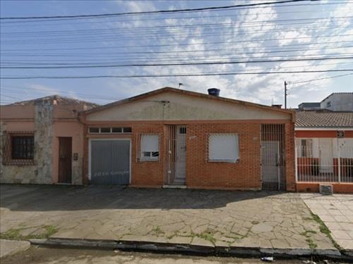Casa, A.T.- 300m², A.C.- 199m², Porto, Pelotas/RS (28526) | Miranda Carvalho Leilões