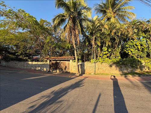 CASA EM ILHABELA/SP SÃO 326m² A. C EM TERRENO DE 1.343,50m²