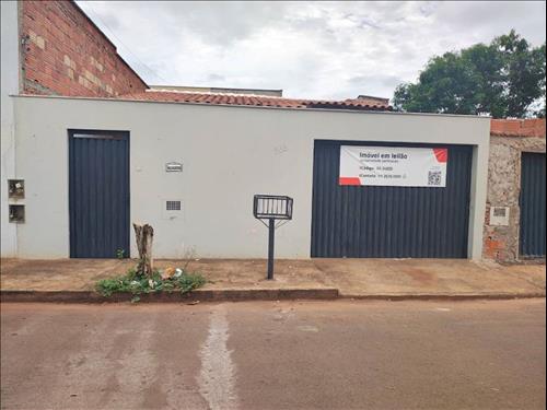 Foto de Casa, Padrão, Desocupado, 1 vaga(s) de garagem