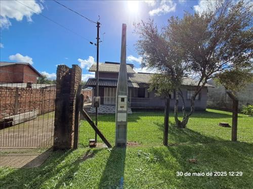 Prédio de madeira de 103,20m², Terreno c/ 363,00m²