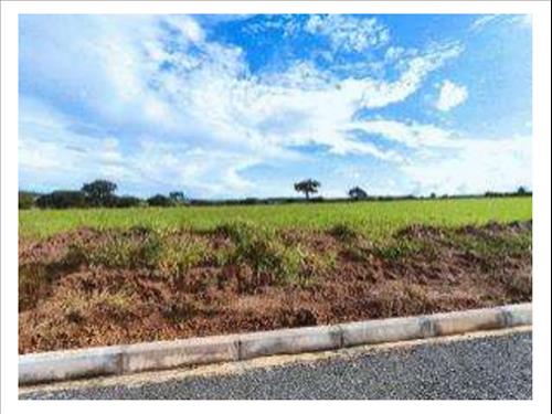 Terreno à venda em leilão