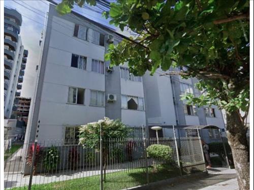 Apartamento à venda em leilão
