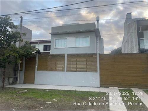 Casa, Padrão, 0 vaga(s) de garagem