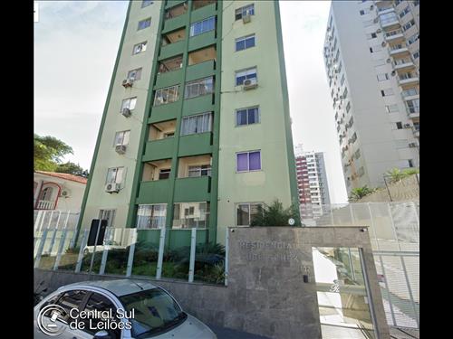Apartamento nº 804, no Edifício Residencial Kubitschek, em São José/SC