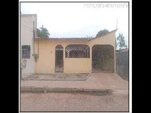 Casa, 69,98 m2 de área privativa, 360m2 de área do...