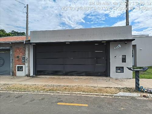 Casa, 85,61 m2 de área total, 45,61 m2 de área pri...