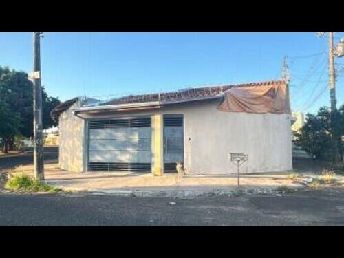 Casa em Bauru, SP - Rua Alfeu Cariola, 4-11, Jardim Solange