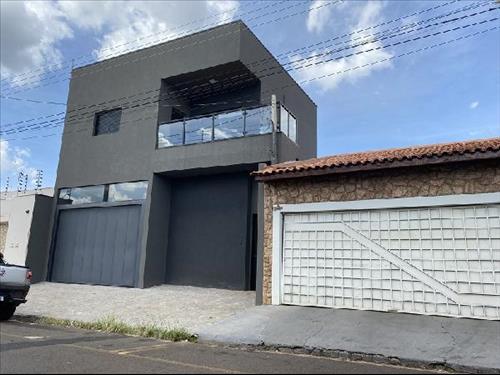 Casa             -   - 196,20m2