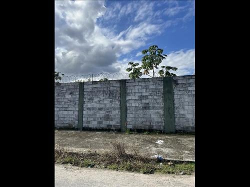 Prédio           -   - 77,30m2