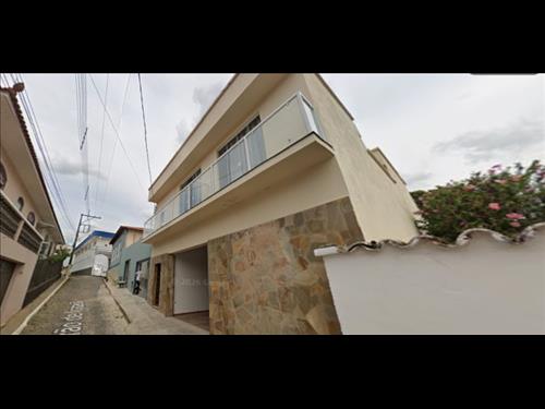 LOTE 178        IMÓVEL COM 247M² DE ÁREA CONSTRUÍDA LOCALI...