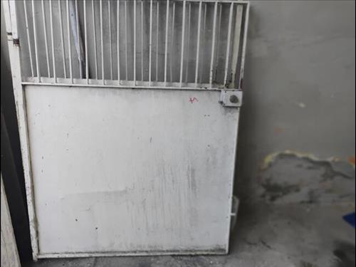 Portão de garagem - Medidas 115 por 140 - Com fechadura e chave