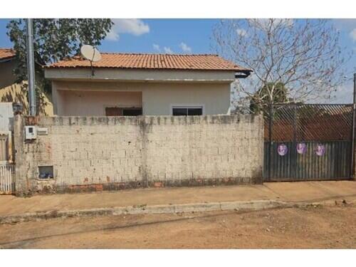CASA - VILA DIVINÉIA - PADRE BERNARDO/GO