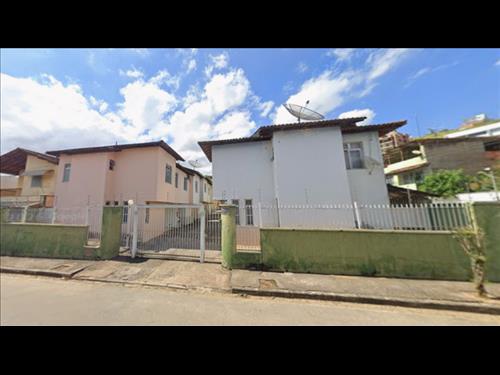 LOTE 001        NUA PROPRIEDADE DE UM IMÓVEL RESIDENCIAL E...