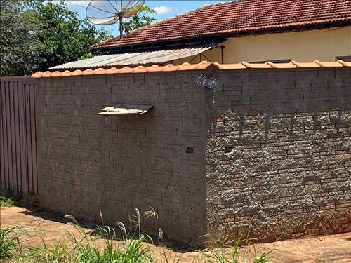 Foto de COMBO- 2 IMÓVEIS RESIDENCIAIS | sendo um com casas em construção e outro com residência ampla 302,4...