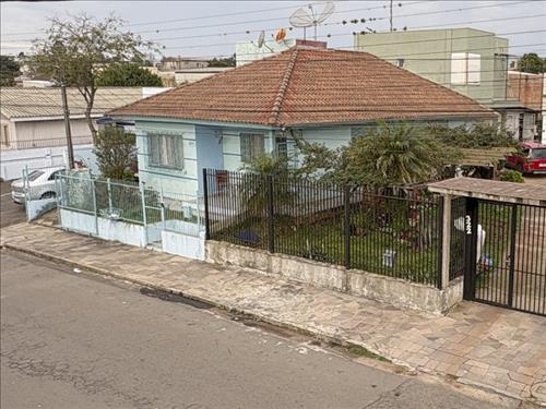 LOTE 003        Imóvel com 2 Casas na Rua Goiás 320, Santa...