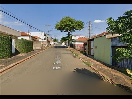 LOTE 001        Parte Ideal (33,33%) Imóvel residencial co...