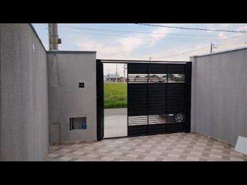 Casa, Padrão, 0 vaga(s) de garagem