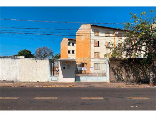 Apartamento à venda em leilão