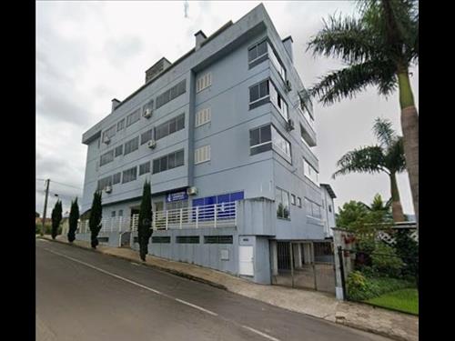 BOX 14- Localizado nos fundos do lote em alvenaria, parte térrea do prédio Condomínio Residencial C...